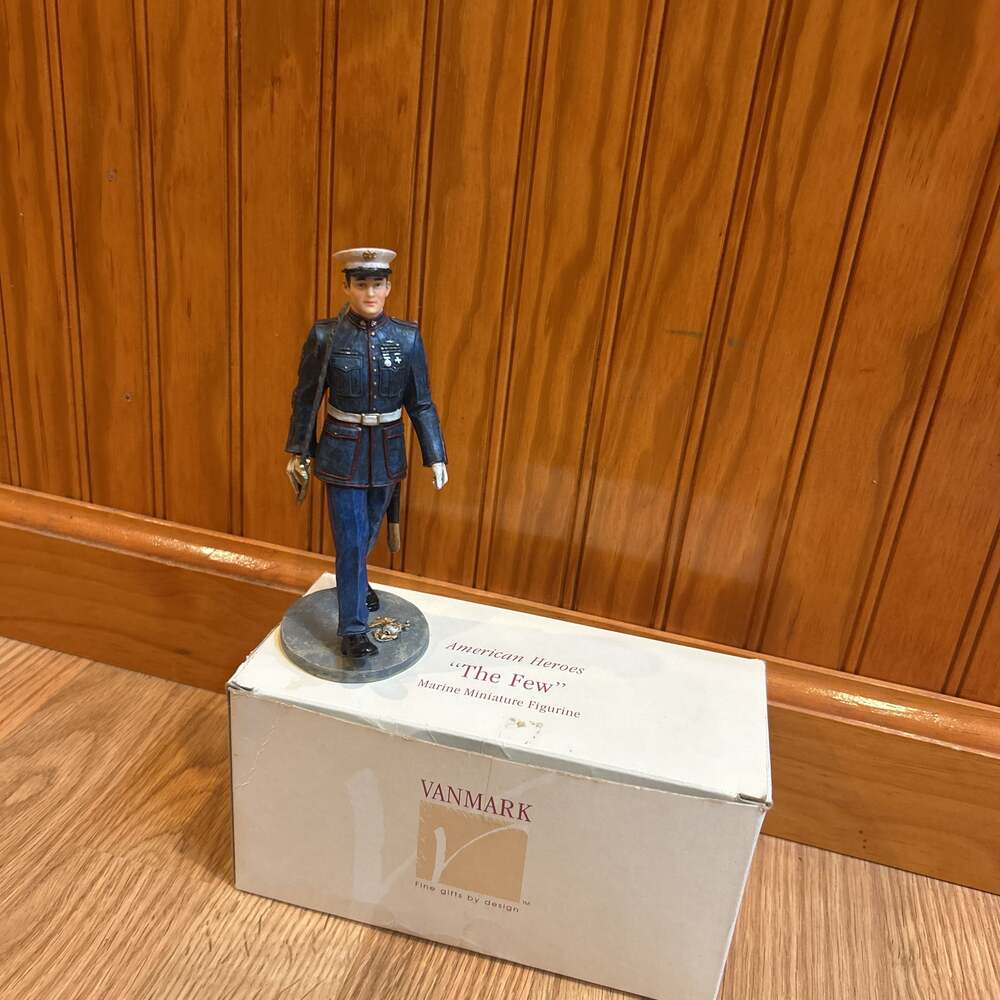 Vanmark American Heroes "The Few" US Marine Corps Figurine